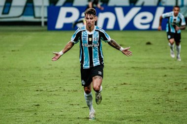 Gaucho Şampiyonası yarı finali için Gremio ve Caxias arasındaki maç. 9 Mayıs 2021, Porto Alegre, Brezilya: Gremio 'dan oyuncu Luiz Fernando, Gremio ve Caxias arasında oynanan maçta, Gaucho Futbol Şampiyonası 2021 yarı finalinde