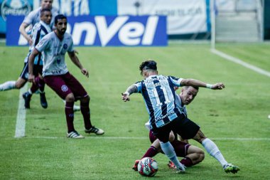 Gaucho Şampiyonası yarı finali için Gremio ve Caxias arasındaki maç. 9 Mayıs 2021, Porto Alegre, Brezilya: Gremio 'dan oyuncu Luiz Fernando, Gremio ve Caxias arasında oynanan maçta, Gaucho Futbol Şampiyonası 2021 yarı finalinde