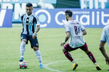Gaucho Şampiyonası yarı finali için Gremio ve Caxias arasındaki maç. 9 Mayıs 2021, Porto Alegre, Brezilya: Gremio 'dan oyuncu Luiz Fernando, Gremio ve Caxias arasında oynanan maçta, Gaucho Futbol Şampiyonası 2021 yarı finalinde