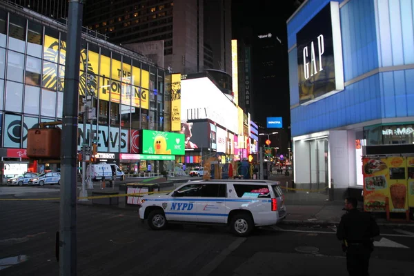 Γυναίκες Και Ένα Νήπιο Πυροβολήθηκαν Στην Times Square Μαΐου 2020 — Φωτογραφία Αρχείου