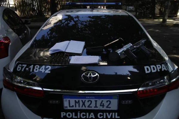 民事警察の活動 5月11 2021 リオデジャネイロ ブラジル 予防逮捕状4と21捜索押収令状を遵守するための操作を開始しました — ストック写真