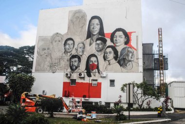 Kızıl Haç Hastanesi, sağlık çalışanlarını onurlandırmak için grafiti yaptırıyor. 13 Mayıs 2021, Sao Paulo, Brezilya: Duvar, sanatçı Tito Ferrara 'nın. Çalışma, uluslararası tarafın 158. yıldönümü kutlamaları kapsamında gerçekleşti.. 