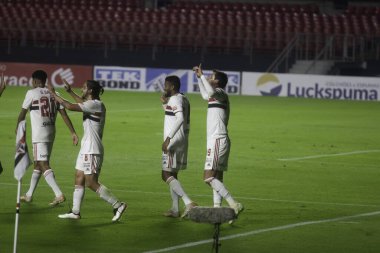 (Paulista Şampiyonası 'nın çeyrek finalleri. 14 Mayıs 2021, Sao Paulo, Brezilya: Pablo, Ferroviaria ile oynanan maçta Morumbi 'de oynanan Paulista Futbol Şampiyonası çeyrek final maçında Sao Paulo' nun 4. golünü attı.