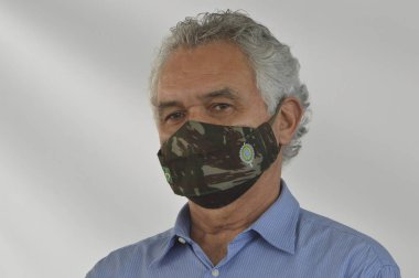 Natal 14, 05, 2021 - Teslimat / Evler / Protesto / RN - Natal Belediye Başkanı, Alvro Dias (PSDB), Planalto Mahallesi Planallesinde Severino Souza Marinho 'daki evlerin teslimi için düzenlenen törende 