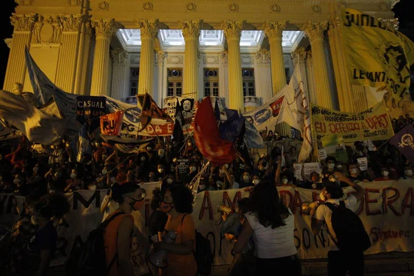 リオデジャネイロ連邦大学での資金の削減に抗議する 2021年5月14日ブラジル リオデジャネイロ リオデジャネイロ連邦大学の学生 — ストック写真