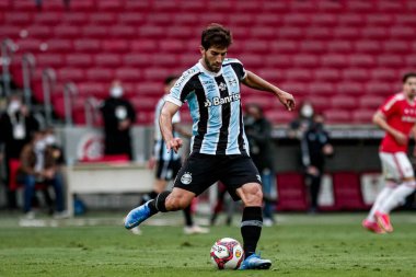 Gaucho Futbol Şampiyonası finali için Internacional ve Gremio. 16 Mayıs 2021, Porto Alegre, Brezilya: Beira-Rio Stadyumu 'nda oynanan Gaucho Futbol Şampiyonası 2021 finali için geçerli olan Internacional ve Gremio arasındaki maç