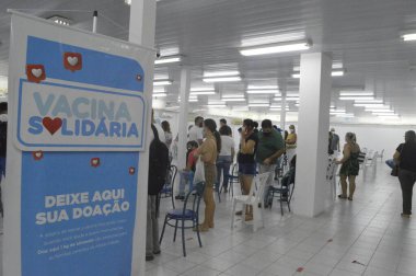 Natal şehrinde komorbiditi olan insanların aşılanması. 17 Mayıs 2021, Natal, Brezilya: 30 yılı aşkın süredir komorbiti olan insanlar Femurn karargahında Covid-19 'a karşı aşılandılar.