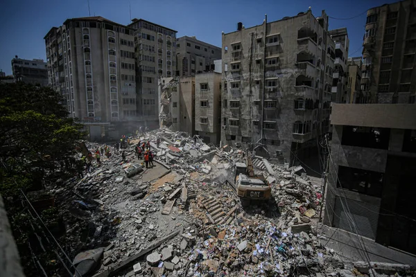 Procura Vítimas Bombardeamento Gaza Maio 2021 Gaza Palestina Maio 2021 — Fotografia de Stock