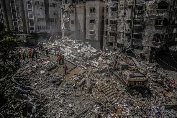 Gazze Deki Bombalama Kurbanlarını Arıyor Mayıs 2021 Gazze Filistin Mayıs — Stok fotoğraf