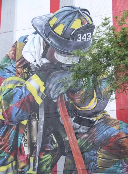 Graffiti Exhausted New York Fireman Covid May 2021 New York — Stock Photo, Image