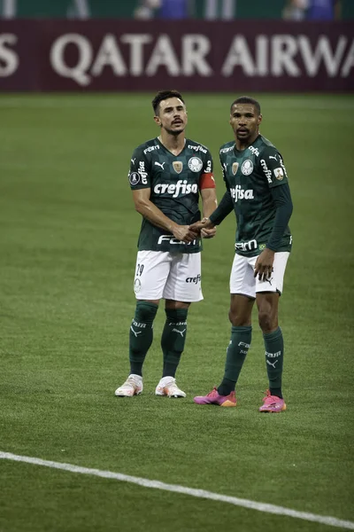 Palmeiras ve Defensa y Justicia arasındaki maç Libertadores. 18 Mayıs 2021, Sao Paulo, Brezilya: Defensa y Justicia 'dan koç Sebastian Beccacece, Palmeiras ve Defensa y Justicia (Arjantin) maçında)