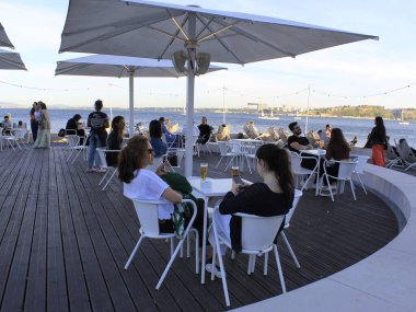 20 Mayıs 2021, Lizbon, Portekiz: Portekiz başkenti ve Tagus Nehri 'nin inanılmaz manzarasını sunan Lizbon' daki Eduardo VII Park 'ta hareket