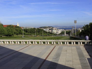 20 Mayıs 2021, Lizbon, Portekiz: Portekiz başkenti ve Tagus Nehri 'nin inanılmaz manzarasını sunan Lizbon' daki Eduardo VII Park 'ta hareket