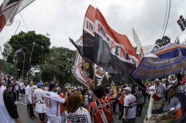 23 Mayıs 2021, Sao Paulo, Brezilya: Sao Paulo taraftarları, Cicero Pompeu 'da düzenlenen 2021 Paulista Şampiyonası finali için geçerli olan Palmeiras maçından önce bir kalabalığa neden oldu. 