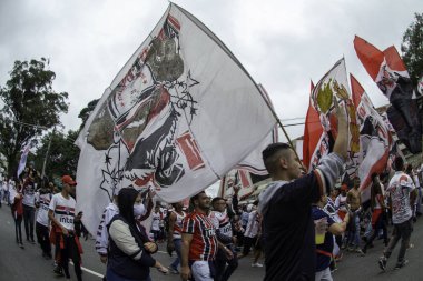 23 Mayıs 2021, Sao Paulo, Brezilya: Sao Paulo taraftarları, Cicero Pompeu 'da düzenlenen 2021 Paulista Şampiyonası finali için geçerli olan Palmeiras maçından önce bir kalabalığa neden oldu. 
