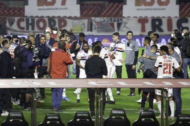Paulista Şampiyonası: Sao Paulo Palmeiras 'a karşı: 23 Mayıs 2021, Sao Paulo, Brezilya: Morumbi Stadyumu' nda yapılan 2021 Paulista Şampiyonası finali için geçerli olan Sao Paulo ve Palmeiras arasındaki maç kutlanıyor