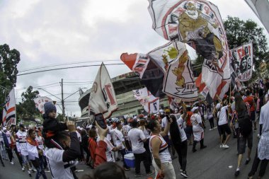 23 Mayıs 2021, Sao Paulo, Brezilya: Sao Paulo taraftarları, Cicero Pompeu 'da düzenlenen 2021 Paulista Şampiyonası finali için geçerli olan Palmeiras maçından önce bir kalabalığa neden oldu. 