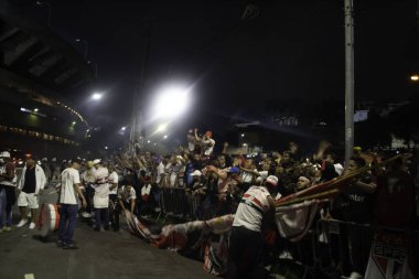 Paulista Şampiyonası: Sao Paulo Palmeiras 'a karşı: 23 Mayıs 2021, Sao Paulo, Brezilya: Morumbi Stadyumu' nda yapılan 2021 Paulista Şampiyonası finali için geçerli olan Sao Paulo ve Palmeiras arasındaki maç kutlanıyor