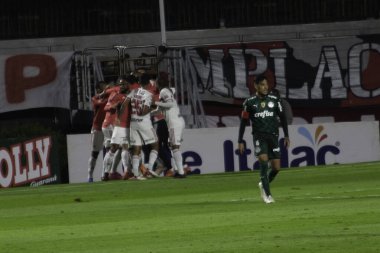 Paulista Şampiyonası 2021: Sao Paulo, Palmeiras 'a karşı: Sao Paulo ve Palmeiras arasındaki futbol maçı, 2021 Paulista Şampiyonası finali için geçerli, bu pazar öğleden sonra Cicero Pompeu de Toledo Stadyumu' nda (Morumbi) yapıldı.).