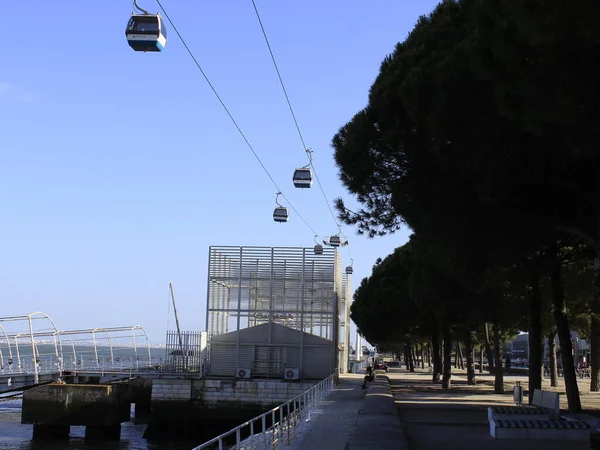 2021 Május Lisszabon Portugália Mozgalom Ensz Parkjában Tejo Folyó Partján — Stock Fotó