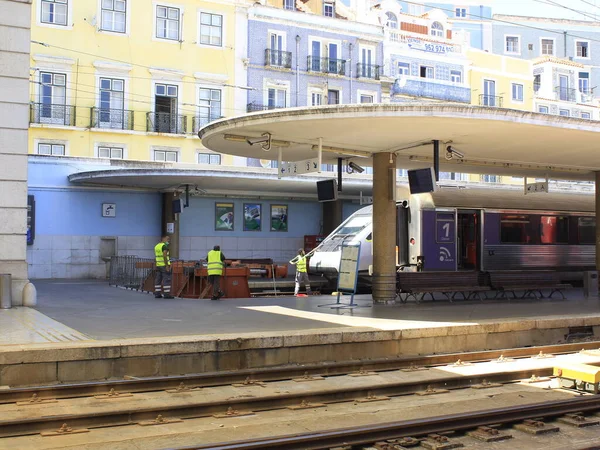 Movimiento Pasajeros Estación Tren Apolonia Lisboa Mayo 2021 Lisboa Portugal — Foto de Stock