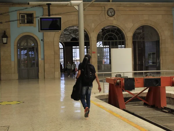 Movimento Passageiros Estação Ferroviária Apolonia Lisboa Maio 2021 Lisboa Portugal — Fotografia de Stock