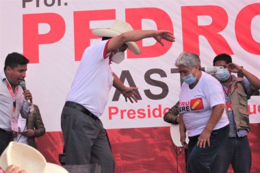 Pedro Castillo, Peru Başkanlığı adayı, Lima 'daki kampanya sırasında. 26 Mayıs 2021, Lima, Peru: Pedro Castillo, Peru 'nun başkenti Lima' da 26 Mayıs Çarşamba günü düzenlenen kampanya sırasında,)
