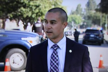 San Jose 'deki VTA hafif demiryolu tesisinde toplu saldırı. 26 Mayıs 2021, San Jose, Kaliforniya, ABD: San Jose 'deki VTA hafif tren tesisinde çok sayıda yaralı var ve tedavi edilip yakındaki hastanelere götürülüyorlar.