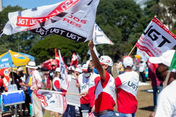 Birlik merkezleri ve sosyal hareketler Brasilia 'daki açlığı protesto ediyor. 26 Mayıs 2021, Brasilia, Brezilya: Birlik merkezleriyle bağlantılı protestocular ve sosyal hareketler Bolsonaro hükümetine karşı covid-19 aşısı için protesto eylemi 