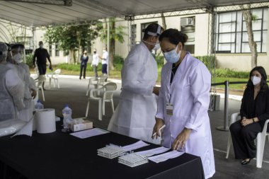Sao Paulo valisi Joao Doria 'nın katıldığı bir etkinliğe katılmak için Covid-19 tanı testi. 27 Mayıs 2021, Sao Paulo, Brezilya: Tüm katılımcıların güvenliği ve sağlığını sağlamak için Covid-19 'un Teşhis Testi