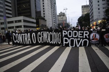 Bolsonaro hükümetine karşı protesto Porto Alegre. 29 Mayıs 2021, Porto Alegre, Brezilya: Cumhurbaşkanı Jair Bolsonaro hükümetine karşı protestocular, sol partiler ve sendika merkezleriyle bağlantılı protestocular 