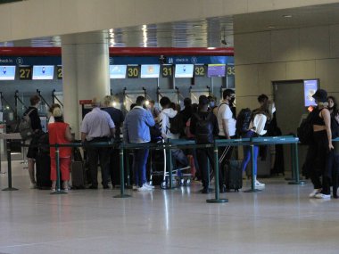30 Mayıs 2021, Lizbon, Portekiz: Geçen Pazartesi (24) Lizbon 'daki Humberto Delgado havaalanında yolcu hareketi. Kıbrıs, Litvanya ve İsveç Portekiz 'in yeşil listesine katılacaklar