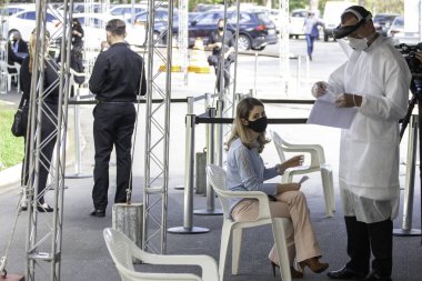 Sao Paulo valisi Joao Doria 'nın katıldığı bir etkinliğe katılmak için Covid-19 tanı testi. 27 Mayıs 2021, Sao Paulo, Brezilya: Tüm katılımcıların güvenliği ve sağlığını sağlamak için Covid-19 'un Teşhis Testi