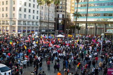 Bolsonaro hükümetine karşı protesto Porto Alegre. 29 Mayıs 2021, Porto Alegre, Brezilya: Cumhurbaşkanı Jair Bolsonaro hükümetine karşı protestocular, sol partiler ve sendika merkezleriyle bağlantılı protestocular 