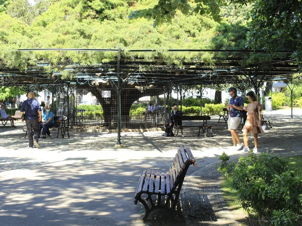 Lizbon 'da turizmin yeniden açılması. 29 Mayıs 2021, Lizbon, Portekiz: Bu Cumartesi Portekiz 'in Lizbon kentinde, Principe Real bahçesinde insan dolaşımı)