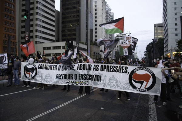 抗议Bolsonaro Governmentin Porto Alegre 2021年5月29日 巴西阿雷格里港 与学生团体 左翼政党和工会中心有关的抗议者抗议总统亚尔 博尔索纳罗的政府 — 图库照片