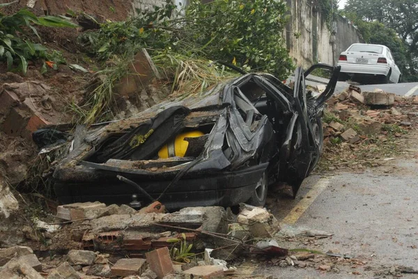 Uma Pessoa Morreu Outras Três Ficaram Feridas Depois Que Muro — Fotografia de Stock