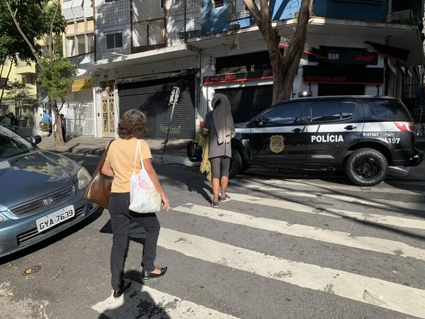 Polis Soyguna Teşebbüs Eden Bir Saldırganı Tutukladı Haziran 2021 Sao — Stok fotoğraf