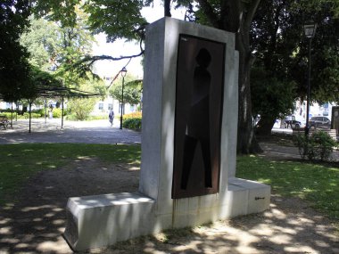 Homofobi kurbanlarının anısına Principe Real Park, Lizbon. 3 Haziran 2021, Lizbon, Portekiz: 3 Haziran Perşembe günü Principe Real Park, Lizbon 'da kurulan homofobi, lesphobi ve transfobi mağdurlarının anısına. Fotoğraf: Edson de Souza / TheNews