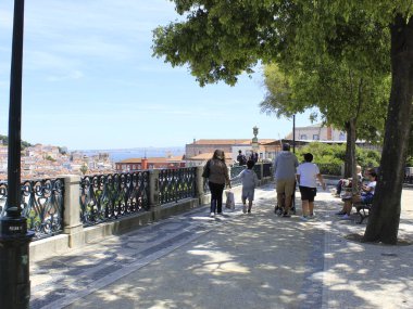 Corpus Christi tatili sırasında Lizbon 'da yoğun bir insan hareketi. 3 Haziran 2021, Lizbon, Portekiz: Corpus Christi tatili sırasında Coronavirus salgını sırasında Lizbon 'da yoğun bir hareket yaşandı. Fotoğraf: Edson 