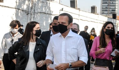 Sao Paulo valisi Joao Doria, kovid-19 'a karşı ikinci doz Coronavac aşısı alıyor. 4 Haziran 2021, Sao Paulo, Brezilya: Jean Gorinchteyn, Sao Paulo 'nun Sağlık Bakanı, bir basın toplantısı sırasında 