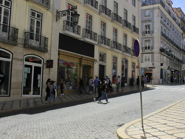 Movimento Intenso Pessoas Lisboa Durante Férias Corpus Christi Junho 2021 — Fotografia de Stock