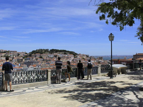 Έντονη Μετακίνηση Των Ανθρώπων Στη Λισαβόνα Κατά Διάρκεια Των Διακοπών — Φωτογραφία Αρχείου