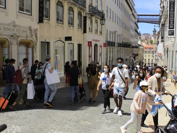 Movimento Intenso Pessoas Lisboa Durante Férias Corpus Christi Junho 2021 — Fotografia de Stock
