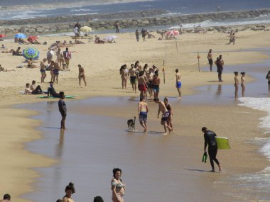 8 Haziran 2021, Almada, Portekiz: Portekiz kıyısındaki Costa da Caparica plajında 8 Haziran Salı günü Avrupa kıtasındaki hamamlar