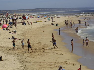 8 Haziran 2021, Almada, Portekiz: Portekiz kıyısındaki Costa da Caparica plajında 8 Haziran Salı günü Avrupa kıtasındaki hamamlar