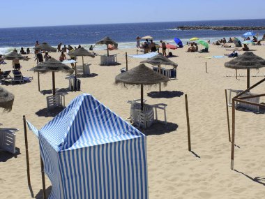 8 Haziran 2021, Almada, Portekiz: Portekiz kıyısındaki Costa da Caparica plajında 8 Haziran Salı günü Avrupa kıtasındaki hamamlar