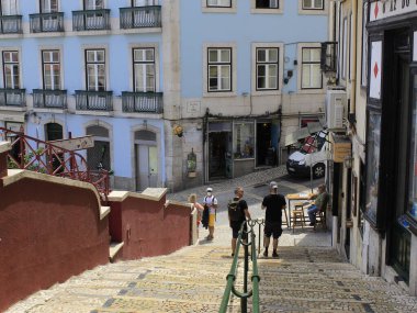 Lizbon sokaklarında insan dolaşımı. 12 Haziran 2021, Lizbon, Potugal: Portekiz 'in başkenti Lizbon sokaklarında Coronavirüs salgınının ortasında insan dolaşımı