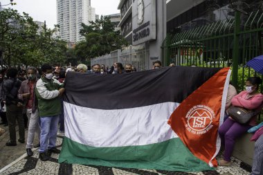 Sao Paulo Belediye Binası önünde Evsizler Hareketi protestocuları protesto ediyor. 10 Haziran 2021, Sao Paulo, Brezilya: MTST 'ye bağlı protestocular (Evsizler Hareketi) Sao Paul Belediye Binası önünde konut protestosu