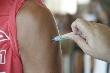 Manaus 'taki Covid-19' a karşı 45-51 yaş arası insanların aşısı. 12 Haziran 2021, Manaus, Brezilya: 45-51 yaş arası yaklaşık 53 bin kişi, Cumartesi günü Covid-19 'a karşı ilk doz aşıyı aldı (12))